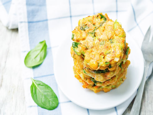 BLW Recipe: Chickpea spinach courgette burgers