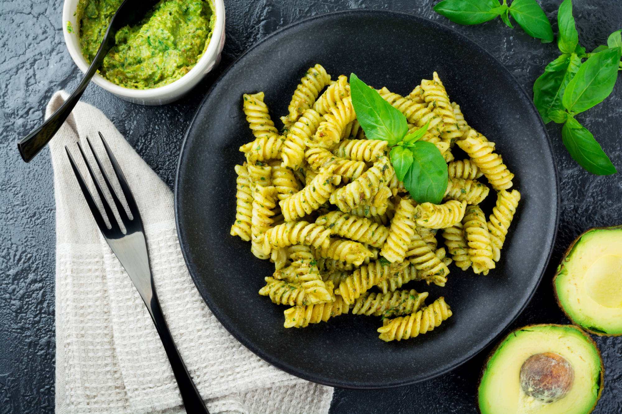 BLW Recipe: Pasta with avocado and basil pesto